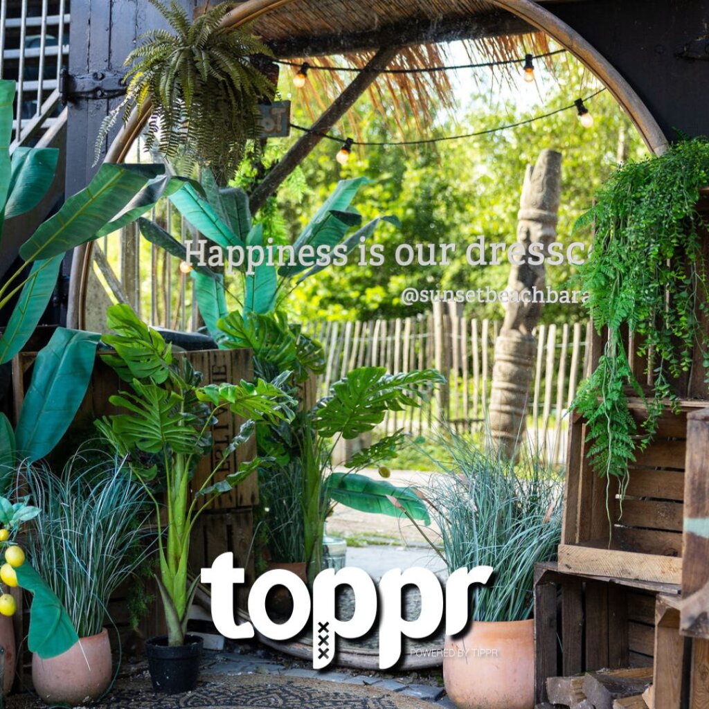 Sunset Beachbar, Alphen aan den Rijn, spiegel met dresscode