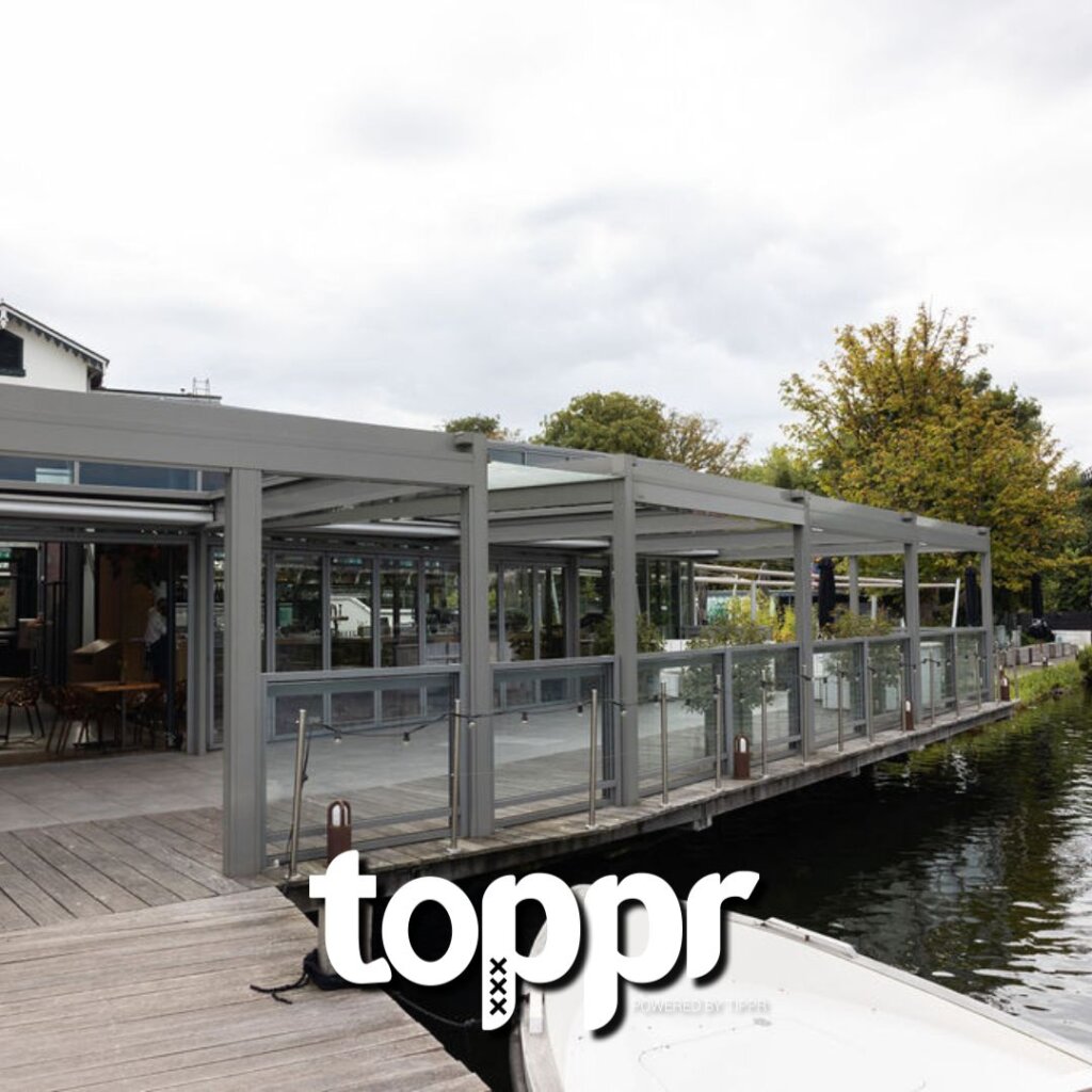 Terras vanaf het water Restaurant de Tuin in Rotterdam